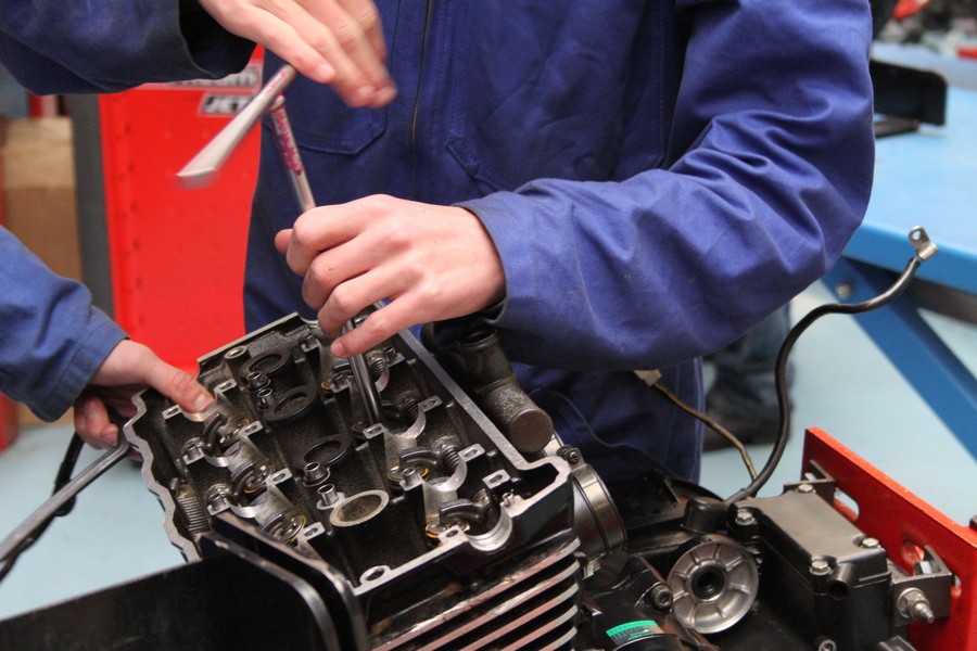 CAP Maintenance des véhicules option motocycles Vivelepro56